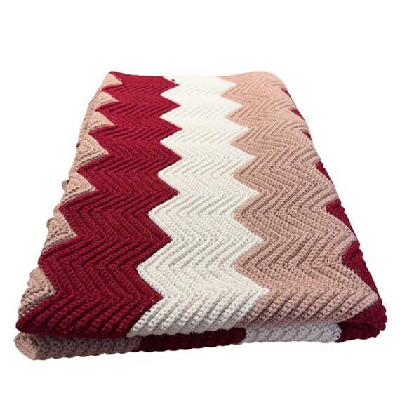 Hand Knit Throw Afghan Blanket Chevron‎ Pattern Red Ivory Pink  48" x 66" Cozy - Picture 6 of 7